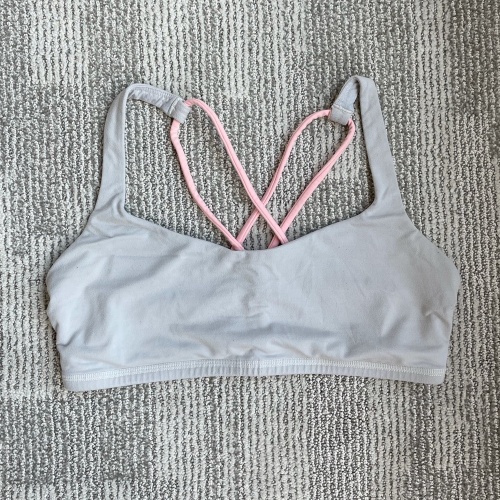 Lululemon free to be strapped sports bra